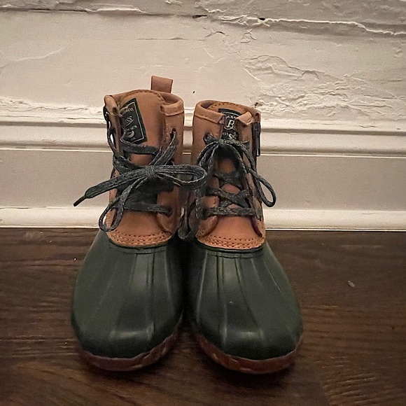 G.H. Bass & Co. Shoes - G.H. Bass Danielle Duck Boots Waterproof Size 6